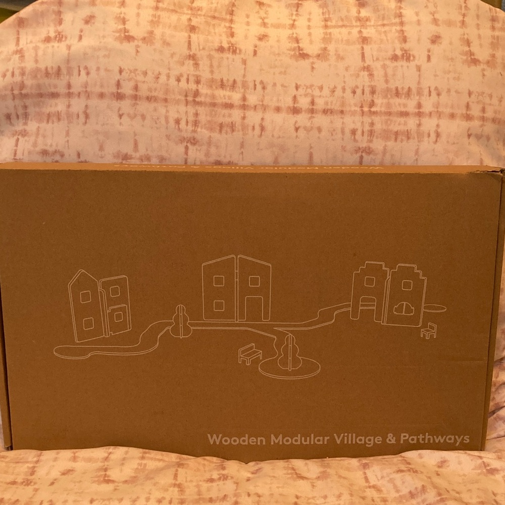 LOVEVERY Wooden Modular  Village & Pathways Montessori Inspired Set